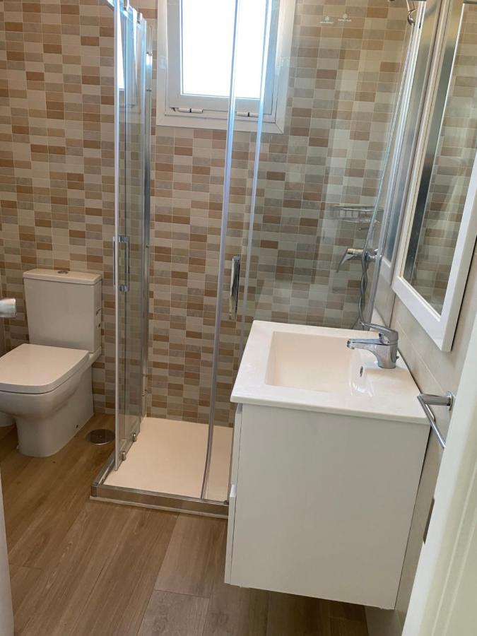 Apartamentos Sinás Playa Raxó Esterno foto