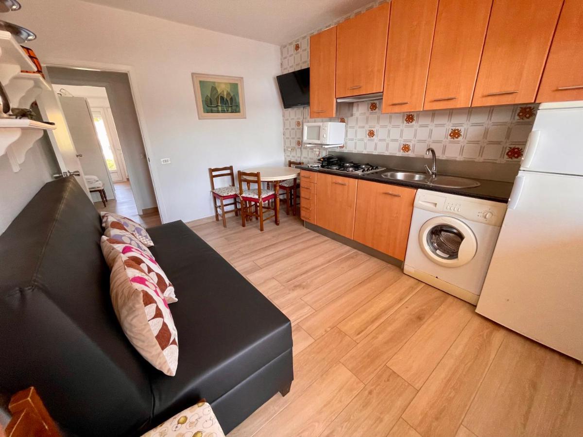 Apartamentos Sinás Playa Raxó Esterno foto