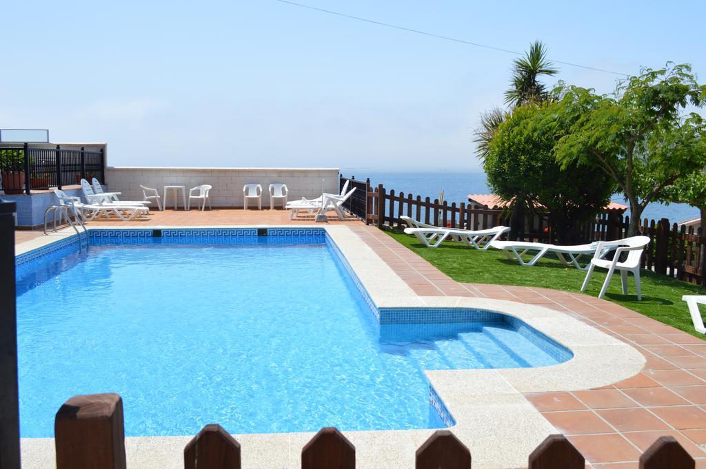 Apartamentos Sinás Playa Raxó Esterno foto