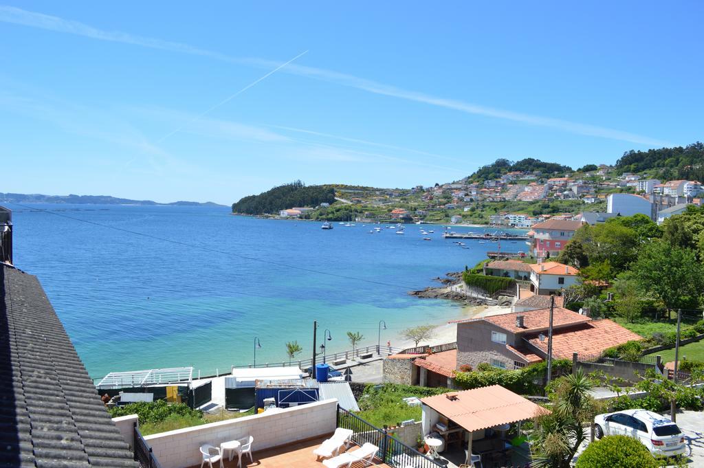 Apartamentos Sinás Playa Raxó Esterno foto
